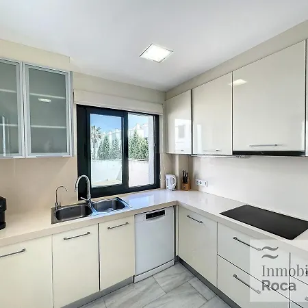 Adosado Con Piscina Y Vistas Al Mar